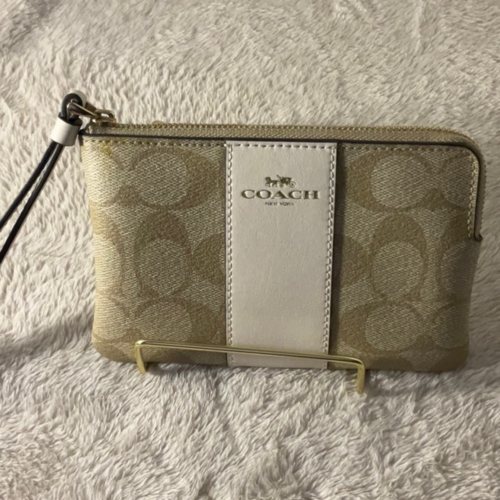 EUC COACH Corner Zip Wristlet